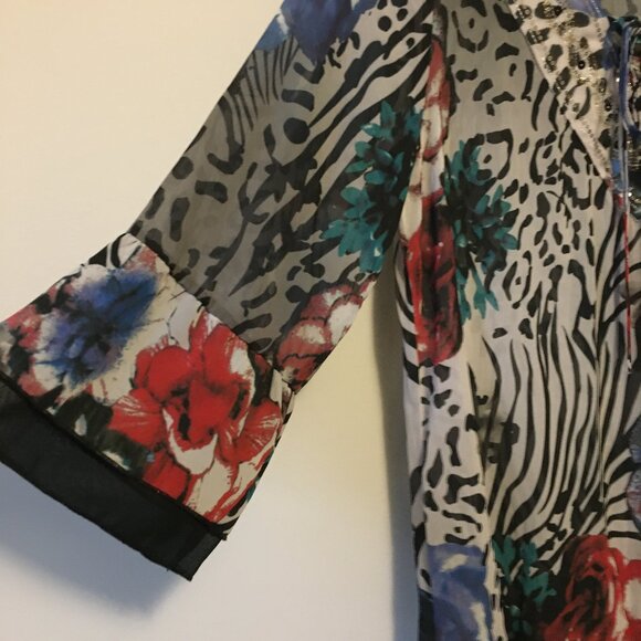 Tricotto Artsy Animal Print Womens Lace Up Bell Sleeve Cover Dress - Picture 5 of 16